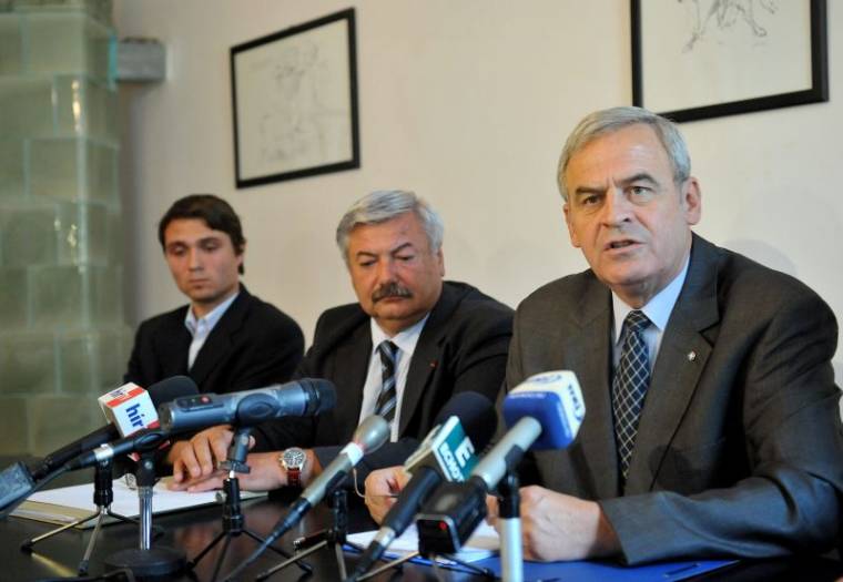 Tőkés magyarságvédelmi rendszert sürget