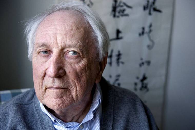 Svédországban marad az irodalmi Nobel-díj