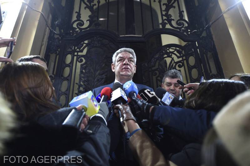 Tudose a pártülésről távozóban megerősítette a lemondásának tényét •  Fotó: Liviu Sova/Agerpres