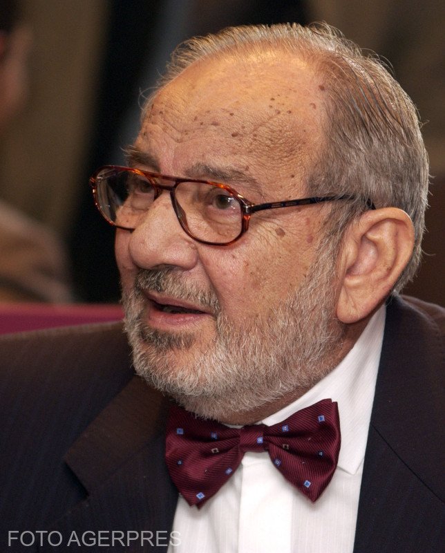 Joseph Seroussi a rendszerváltás után Székelyudvarhelyen kezdte el felépíteni romániai készruhaipari birodalmát •  Fotó: Agerpres/Paul Buciuta