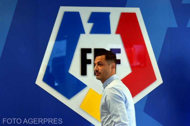 Mirel Rădoira hárul a feladat, hogy megpróbálja kijuttatni a román futballválogatottat az Eb-re