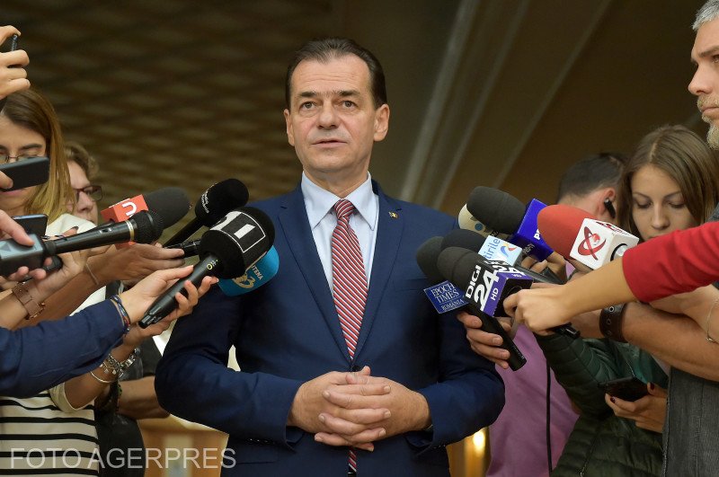 Ludovic Orban. Belenézett a kasszába és hiányosnak találta. Képünk illusztráció •  Fotó: Mihai Poziumischi/Agerpres