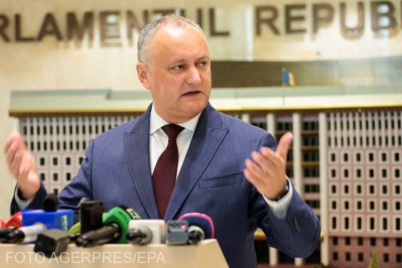 Célkeresztben. Dodon őrizetbe vétele élezi a kapcsolatokat Moszkva és Chișinău között •  Fotó: Dumitru Doru/Agerpres