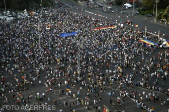 Összesen tizenhat személy, köztük több volt csendőrségi vezető ellen emeltek vádat a 2018-as bukaresti tömegoszlatás ügyében