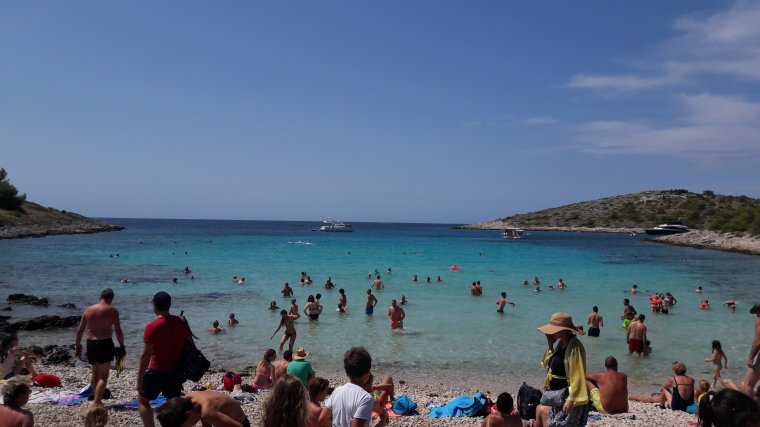 Tömegesen hagyják el a holland turisták Horvátországot kormányuk intézkedése miatt