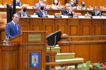 Cîţu a DNA-tól távozóban: a törvényeknek megfelelően kötöttem szerződést a vakcinák beszerzéséről