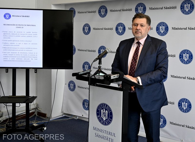 Alexandru Rafila egészségügyi miniszter. Továbbra is ajánlja a maszkviselést a zsúfolt helyeken •  Fotó: Alex Tudor/Agerpres