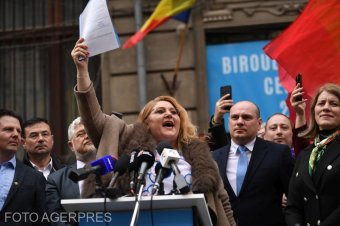 Elutasította a BEC Șoșoacă jelöltségét, a botrányhős pártelnök „rohan” felhívni Trumpot és Putyint