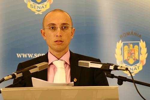 Össztűz egy PD-L-s szenátorra