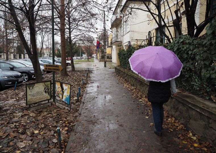 Vasárnap estig velünk marad a hideg, csapadékos időjárás