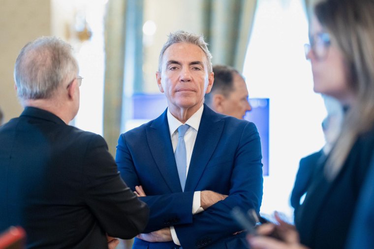 Botrány Dragoș Anastasiu miniszterelnök-helyettes körül: többen a lemondását követelik