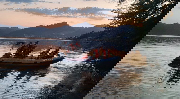 A gyalui víztározóba esett férfit keresnek a búvárok