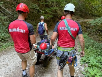 Több mint egy tucatnyian jutottak bajba a hegyen, egy személy meg is halt