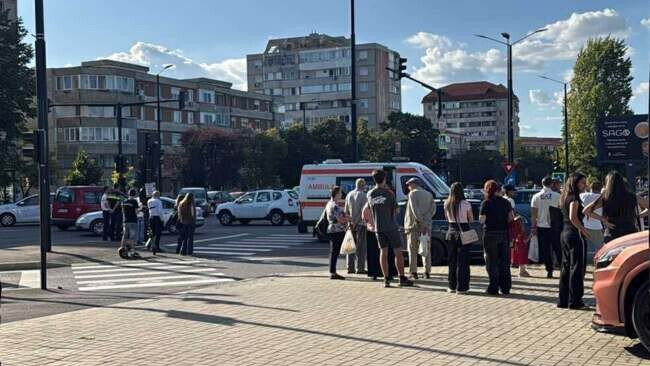 Mentőautóval ütközött egy személyautó Temes megyében; hárman kórházba kerültek