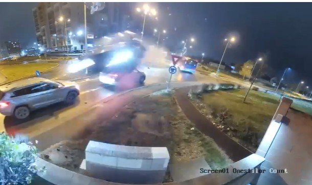 Oneștilor utcai baleset: pénzbírságot kapott és jogosítvány nélkül maradt a sofőr | VIDEÓ