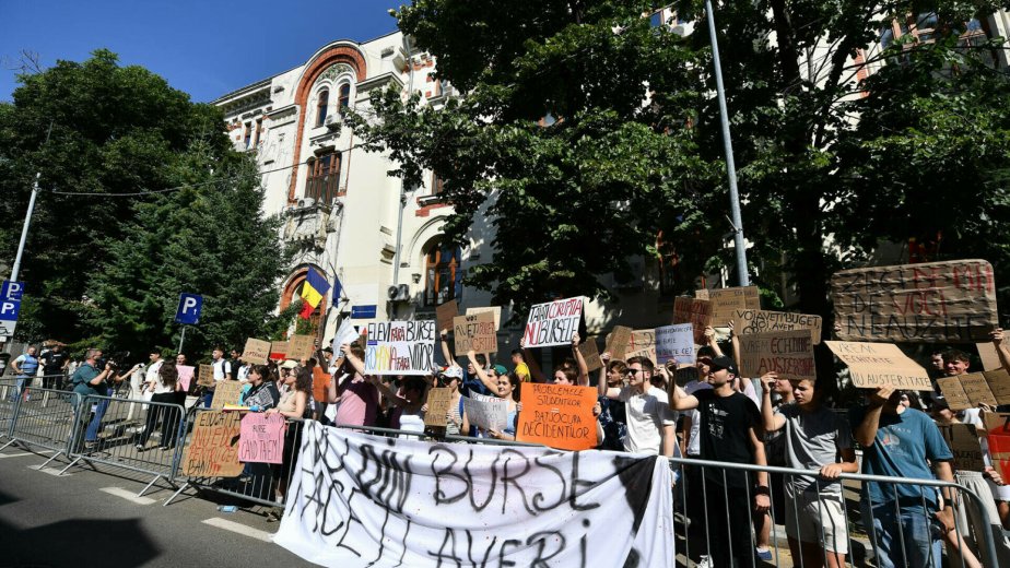 Közvitán az egyetemi ösztöndíjak összege