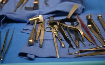 Ellenőrzések lesznek a magánkórházaknál, miután egy fiatal nő életét vesztette