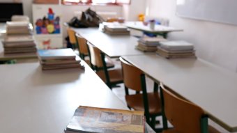 Káosszal és konfliktussal indul a tanév: a tanárok nagy része tiltakozik, miközben a diákok visszatérnek az iskolapadba