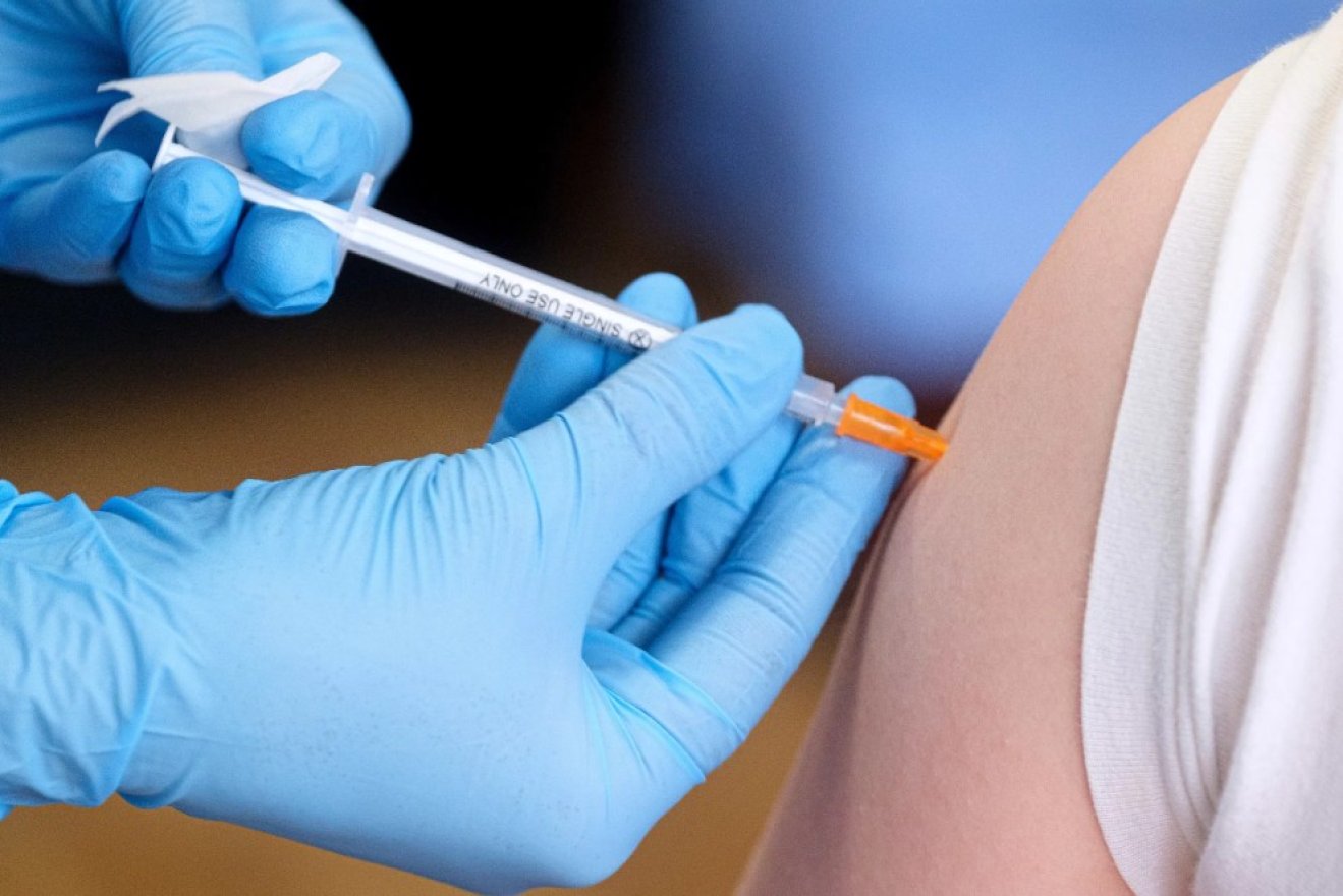 Miniszteri figyelmeztetés: a dezinformáció is rontja az oltási hajlandóságot