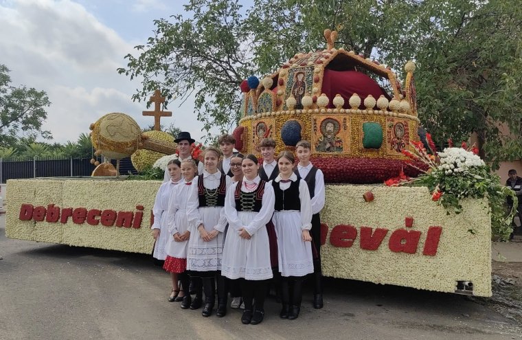 Huszadik éve tesznek kitérőt Bihar megyébe a Debreceni Virágkarnevál kocsijai