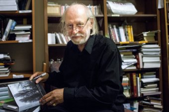 Balázs Imre József: nem meglepő a Nobel-díj, Krasznahorkai a nagyvilág felé megnyíló lokális történetek szerzője