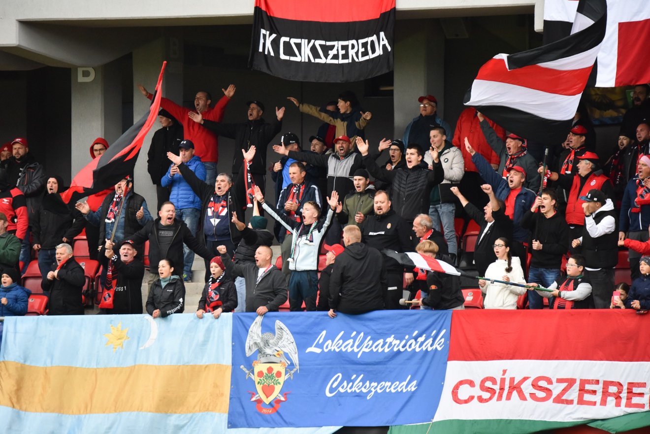 Az FK Csíkszereda a Bukaresti Rapid ellen a Giulești Stadionban lép pályára •  Fotó: FK Csíkszereda