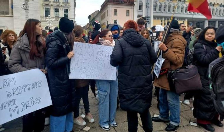 Tömegtüntetés Temesváron: igazságot követelnek a csenei gyilkosság ügyében