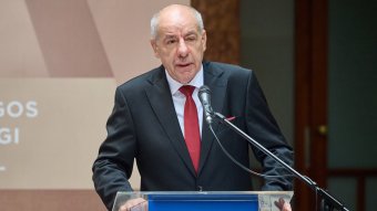 Alkalmatlan államfő, igazi abszurd káros következményekkel – eltérően értékelik az elemzők Sulyok Tamás döntését