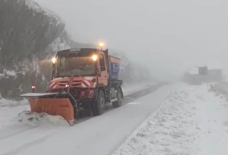 Beindították a hókotrókat a Transzfogarasi úton