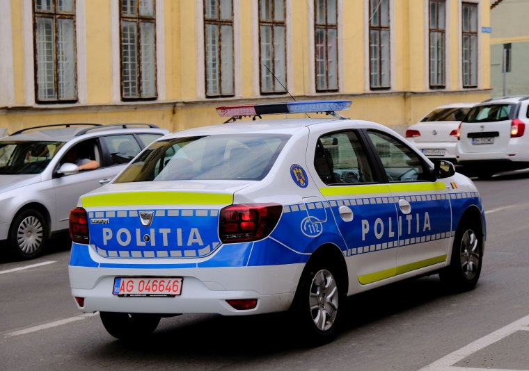 Büntetőeljárás egy nyugalmazott tiszt ellen, miután szexuálisan molesztált egy fiatalkorú lányt az egyik erdélyi megyében