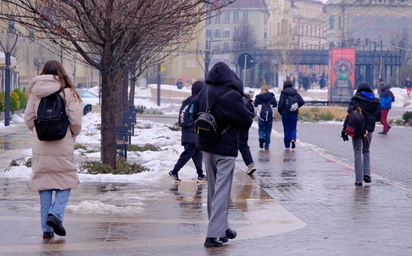 Anyagi támogatással motiválnák a fiatalokat, akik se nem tanulnak, se nem dolgoznak