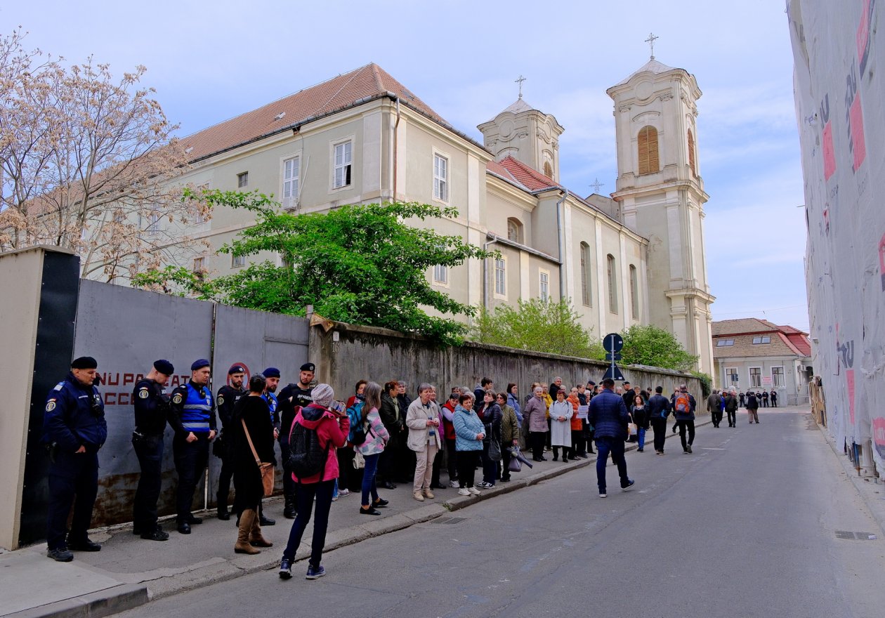 Veszélyben a váradhegyfoki premontrei prépostság, ismét mennek a végrehajtók