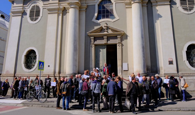 A Fidesz és a Mi Hazánk ítélte el a nagyváradi premontrei rendház elleni erőszakos hatósági intézkedést