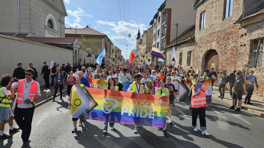 Engedély nélkül is megszervezték a Pride felvonulást Nagyváradon│Fotók és videók