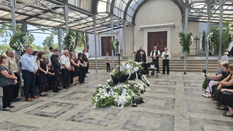 Eltemették Koncsek Vadnai Zita gyermekvédelmi és szociális szakembert