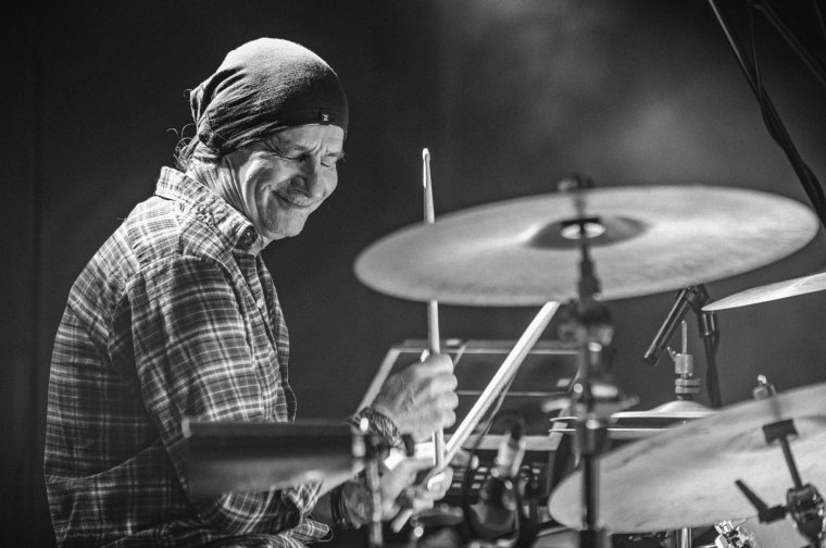 Elhunyt Bräutigam Gábor, a Kispál és a Borz zenekar alapító dobosa