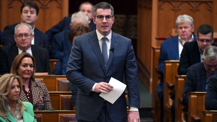 Kocsis Máté: „Sok hiba, bűn és árulás történt, sok sunyi, pénzéhes potyautas utazott velünk”