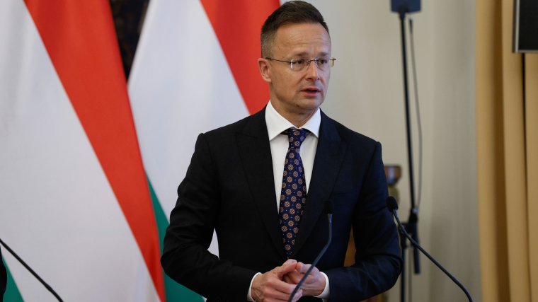 Szijjártó Péter: Brüsszel el akarja takarítani a békepárti, patrióta kormányokat Közép-Európában