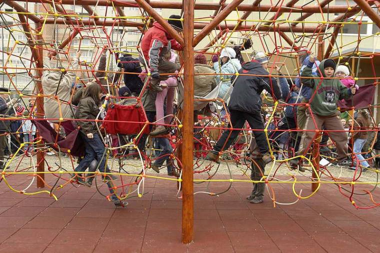 Mászókát hozott a Mikulás