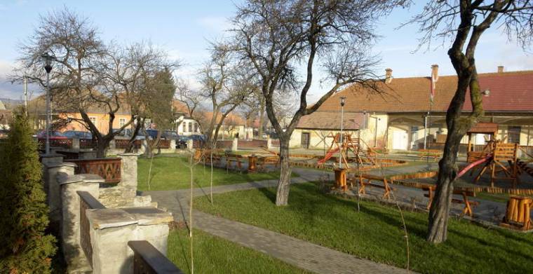 Kászonaltízen folytatnák a térrendezést