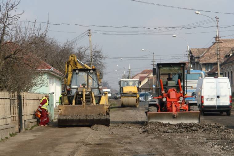 Kátyúzás, karbantartás a csíkszeredai utcákban