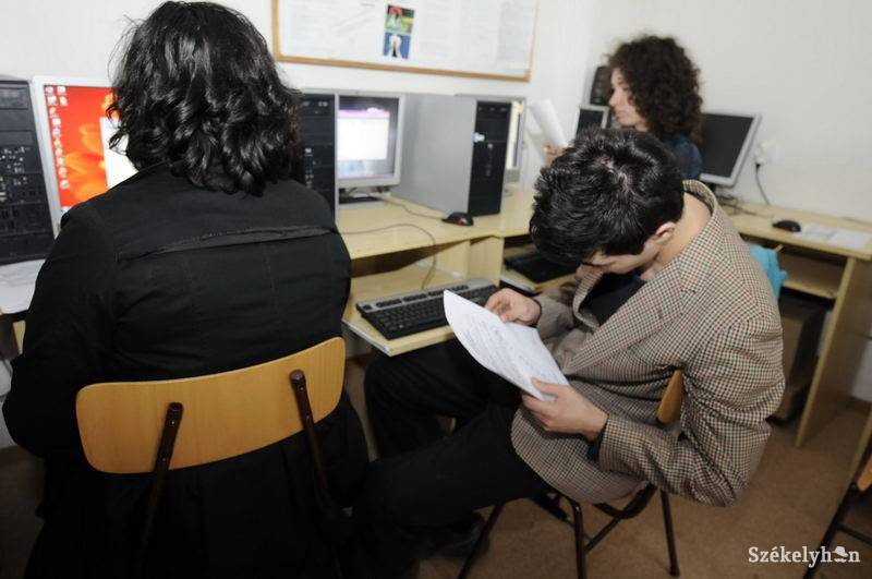 &bullet;  Fotó: Kristo Robert