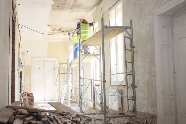 Újul, szépül az iskola – terepszemlén a gimnáziumban