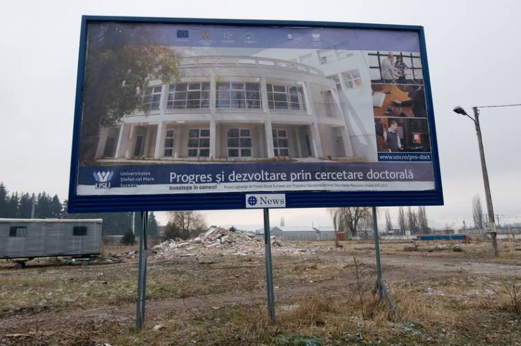Több férőhelyes lesz az uszoda