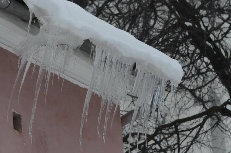 Jégcsapok alakjában leselkedik a veszély