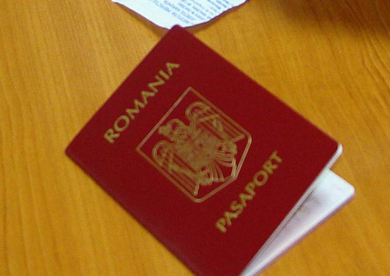 Marad a román állampolgárság és a nyugdíj is