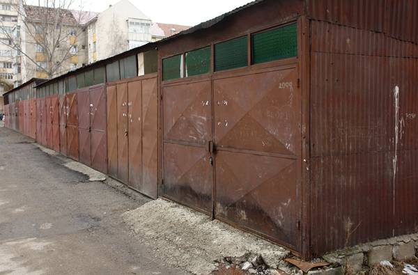 Rövidzárlat okozta a Müller utcai garázstüzet