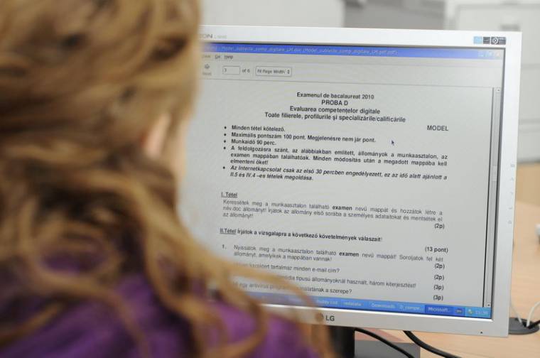 A diákok fele vett részt a próbaérettségin