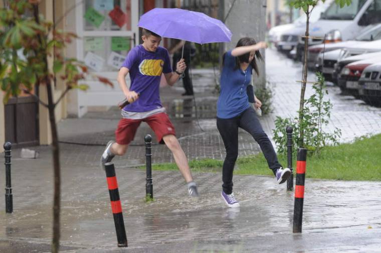 Zivatarok várhatók