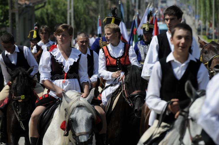 Bejegyzési kártyával veszik számba a székely ruhásokat